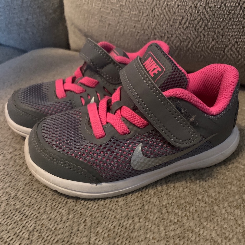 Size 7 Nike shoes